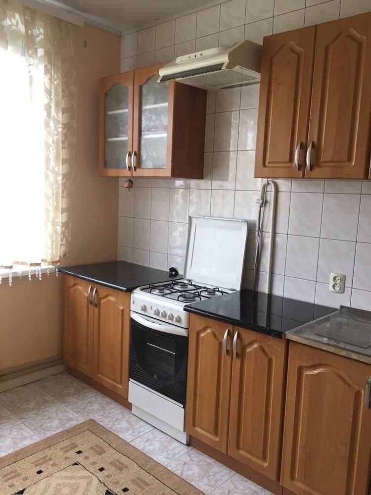 5-к. котедж 409,8 м2 з ремонтом, діл 10 сот за вул. Новокиселівська