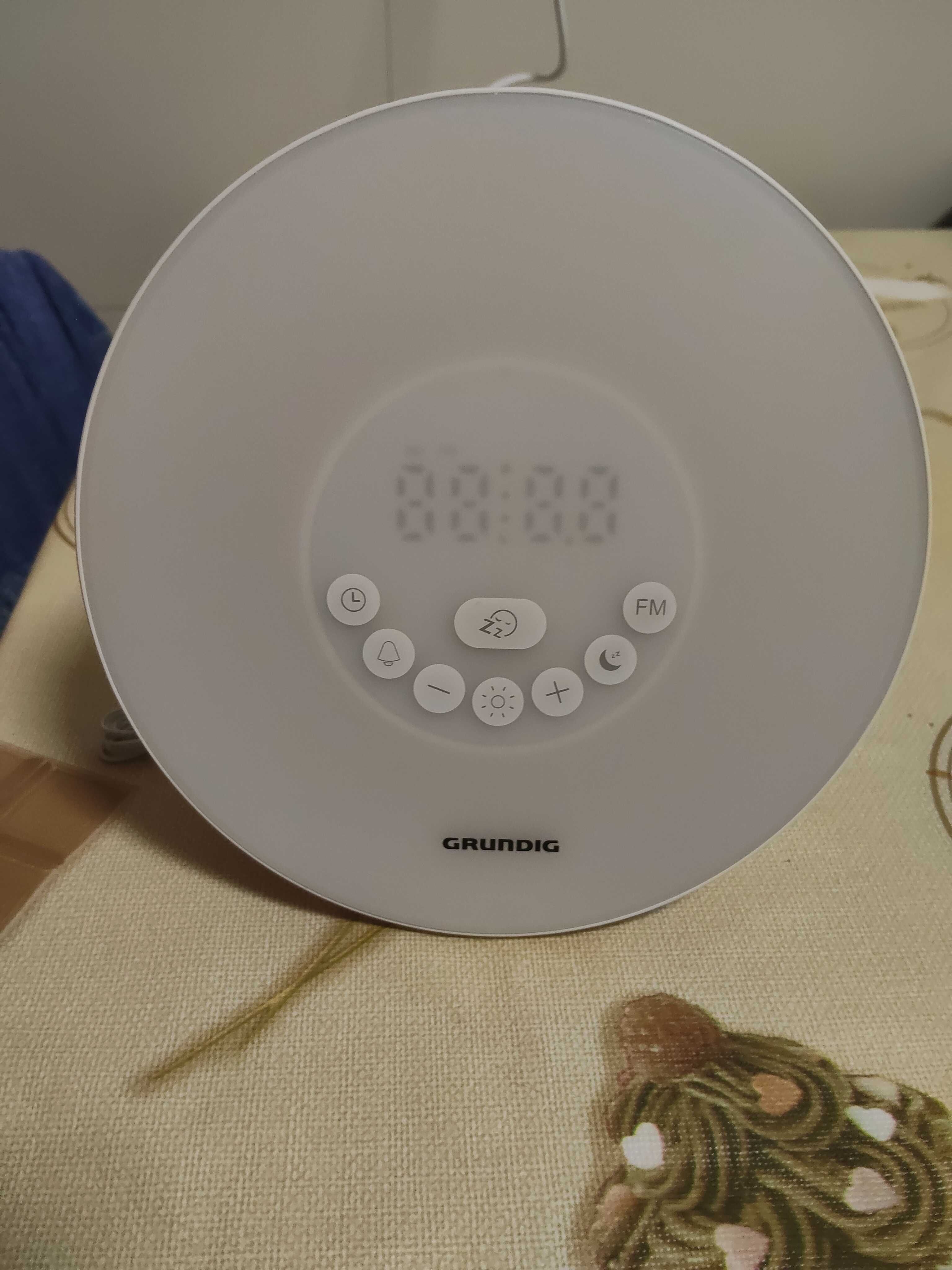 Despertador com radio multicolor _ grundig