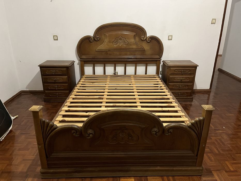 Cama de Casal em Madeira