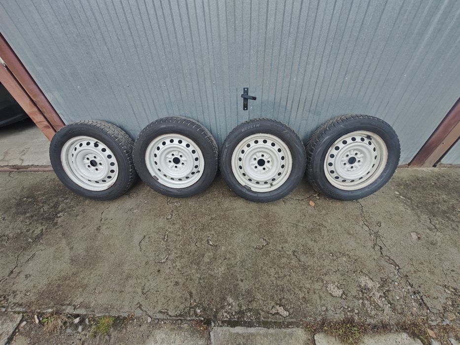 Koła komplet - felgi stalowe z oponami R15 5x100 52mm