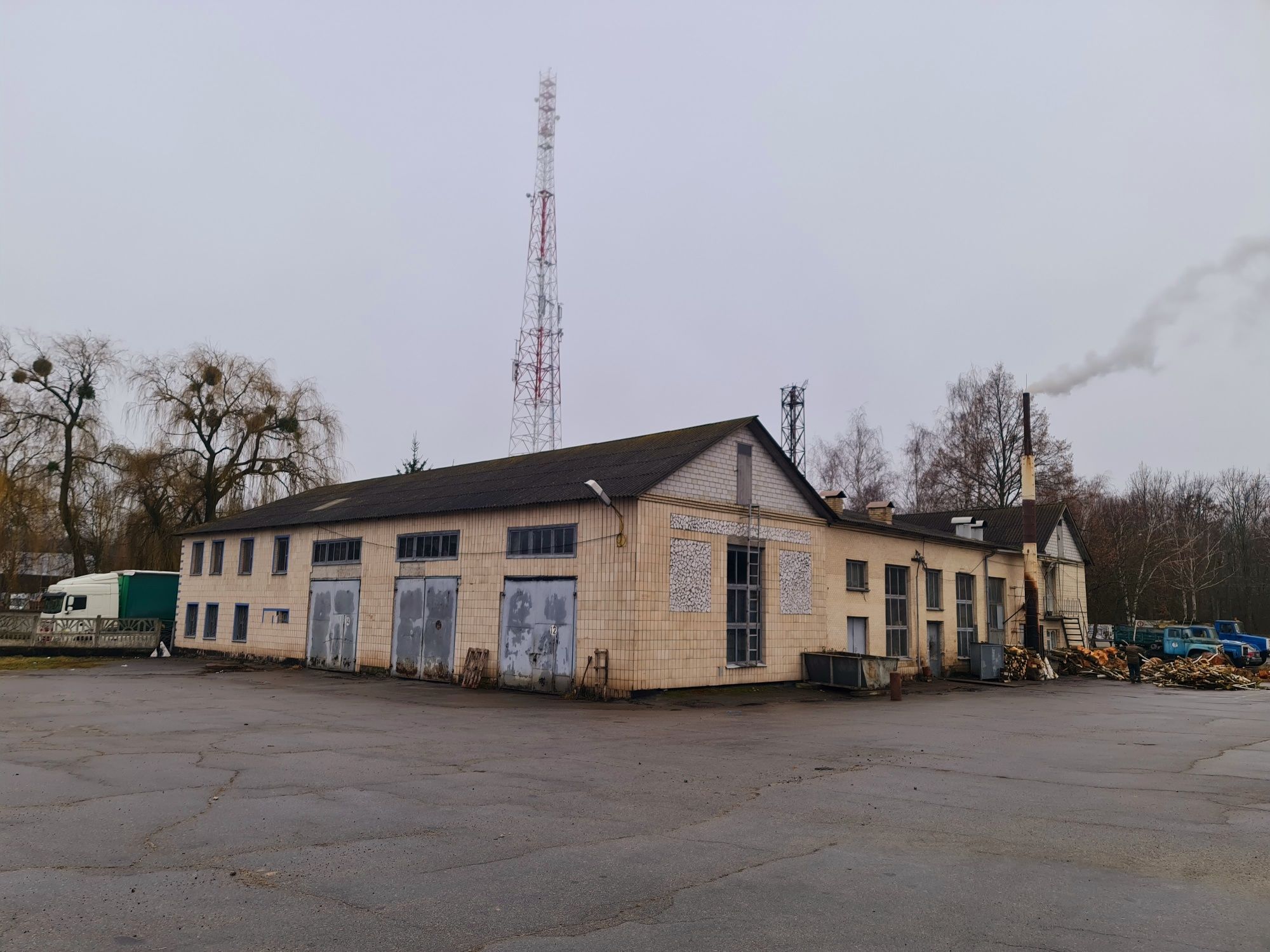 Рокитне. Гараж. Місце під парковку