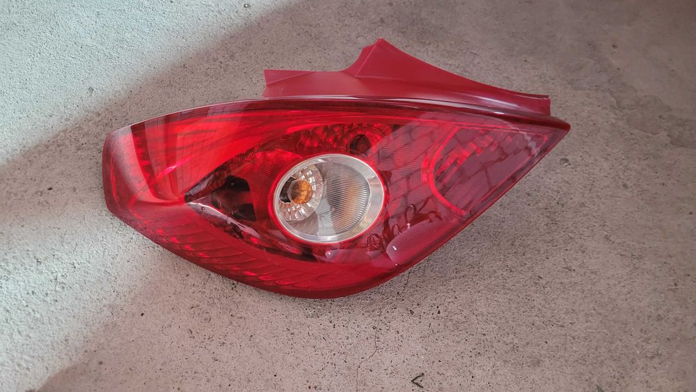 Lampa tylnia prawa Opel Corsa