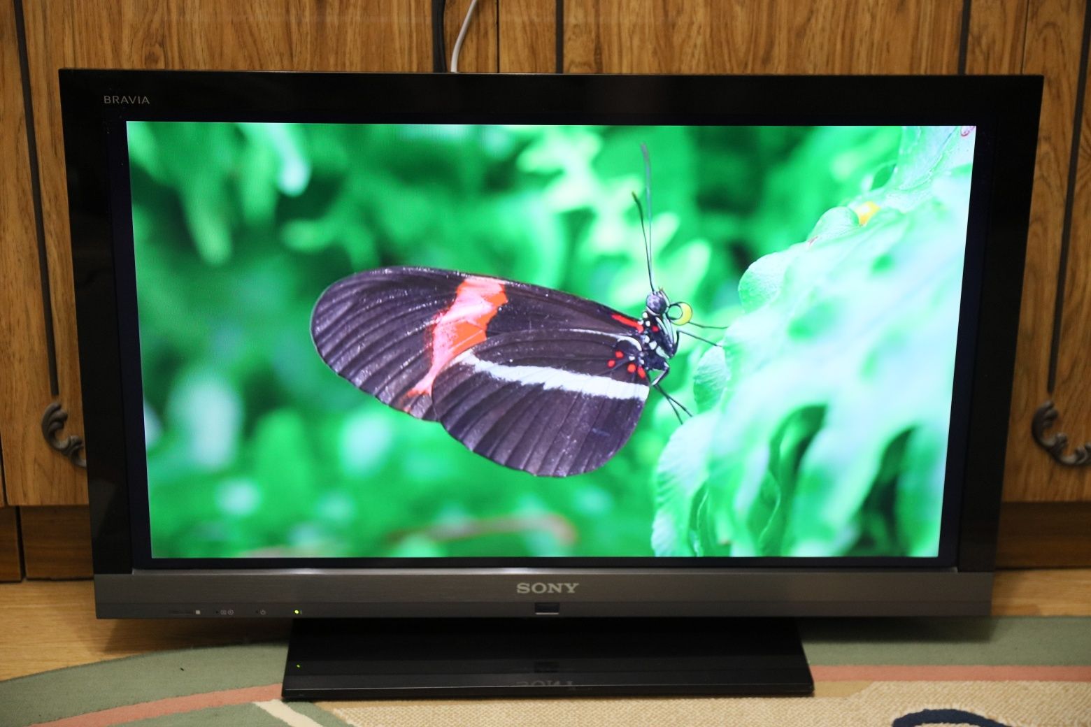 Sony  KDL 32EX715   32 дюйма