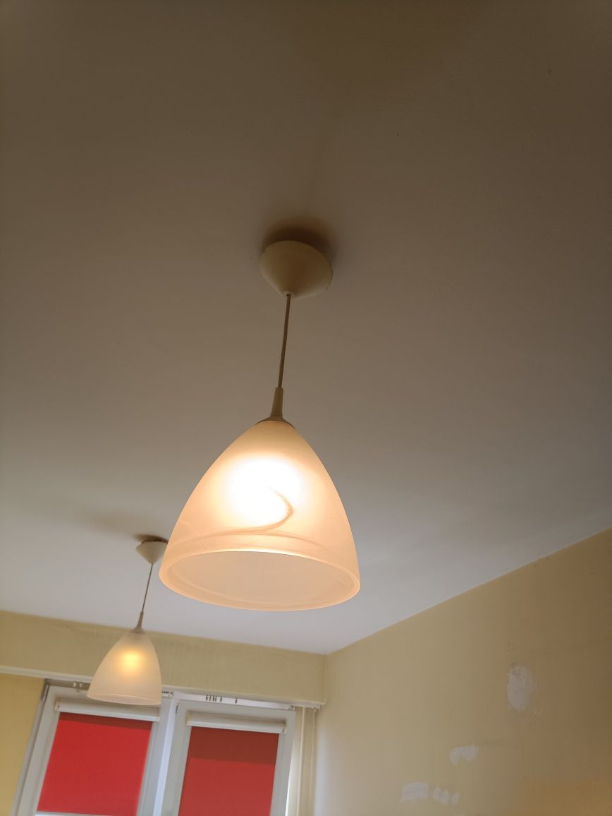 Pojedyncze lampy sufitowe
