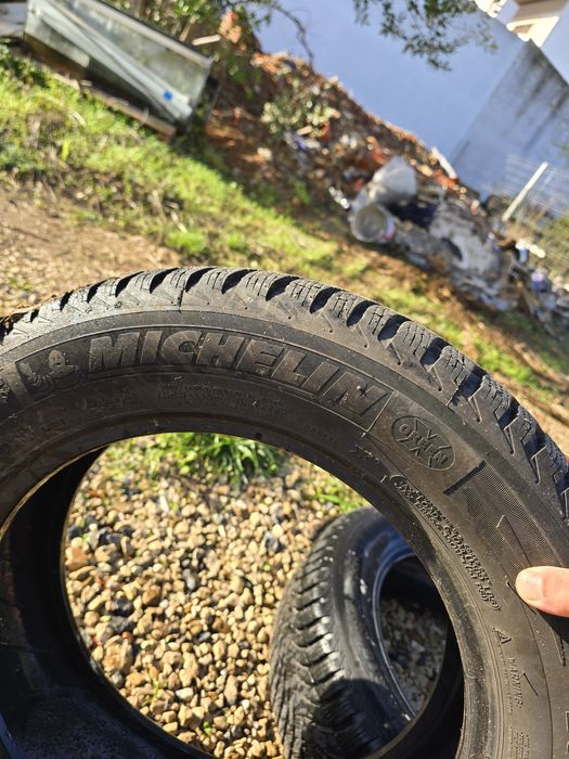 PNEUS  NOVOS  205/60/R16 usados uma viagem