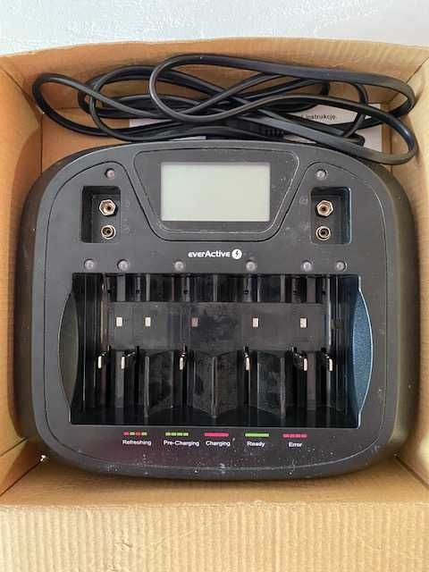 Ładowarka Everactive NC800U 6 9V (6F22), AA, AAA, C (R14), D (R20)