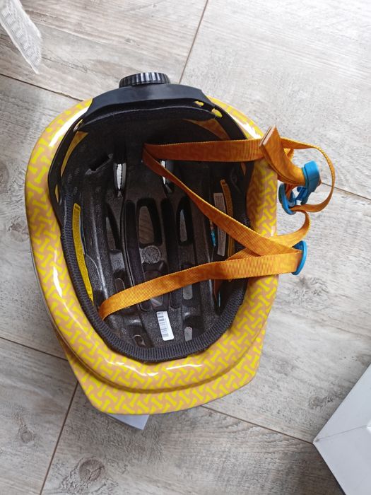 Nowy z metką kask psi patrol