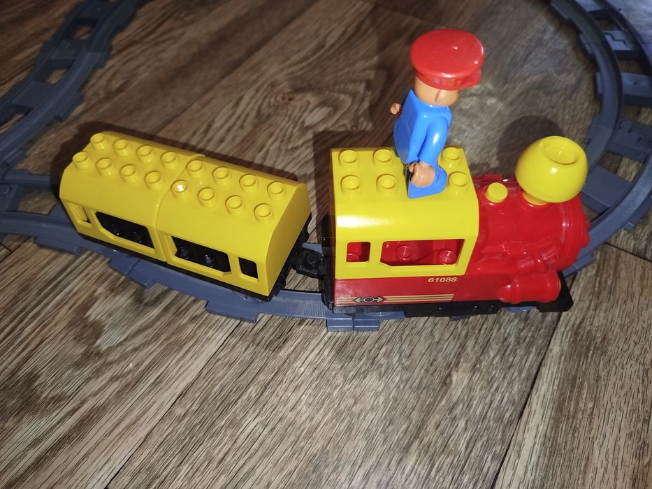 Железная дорога,как Lego Duplo