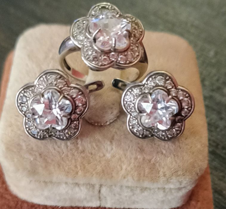Кольцо и серьги 925 пробы с церкониями заводское