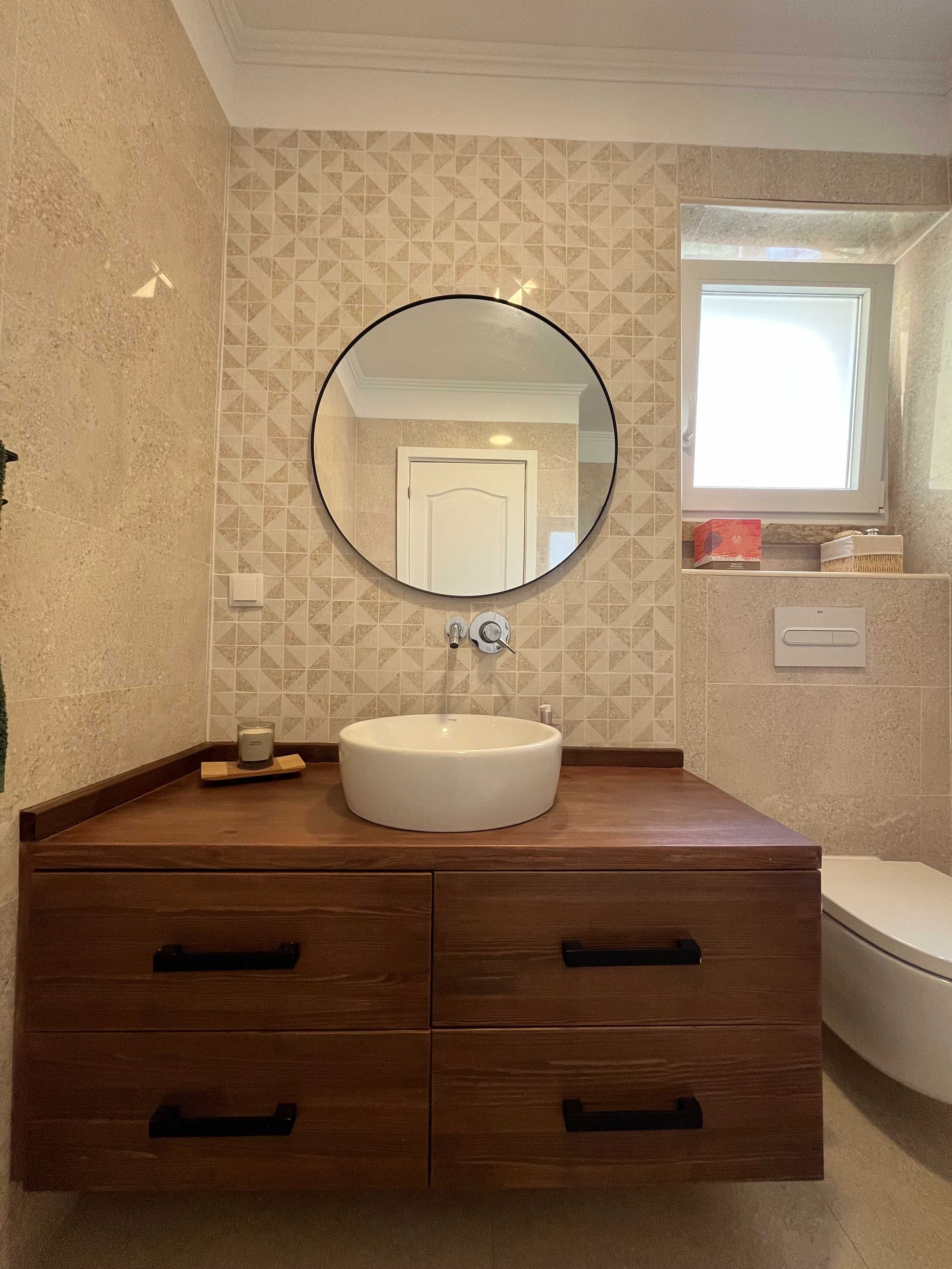 T2 Remodelado e Decorado com Logradouro em Alcântara – Lisboa