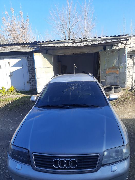 Автомобіль Audi A6 C5