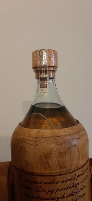 Stojak na alkohol dębowy z 2011 r.
