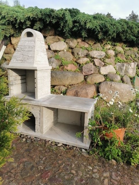 Wyprzedaż Duży grill grillo-wędzarnia Kominek betonowy zbrojony PROMOC