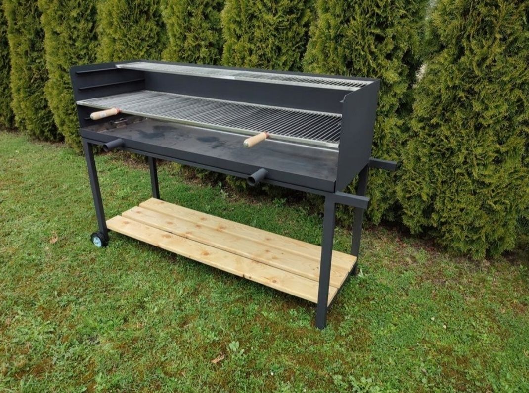 Wynajem grill cateringowy