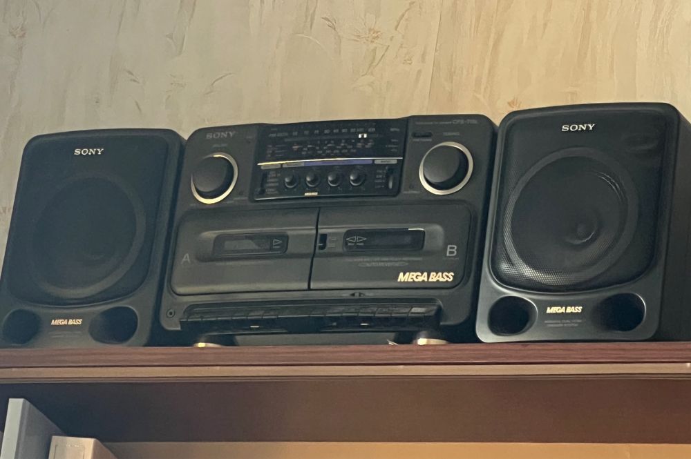 Магнітофон касетний Sony