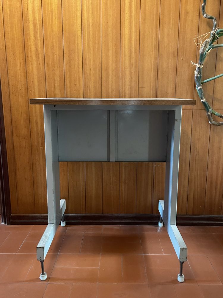 Mesa / secretária industrial