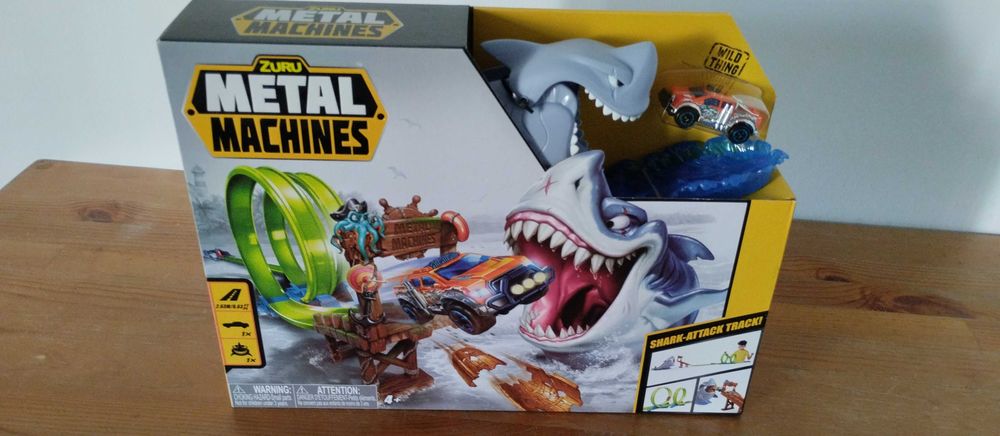 Zuru Metal Machines Shark-Attack Track