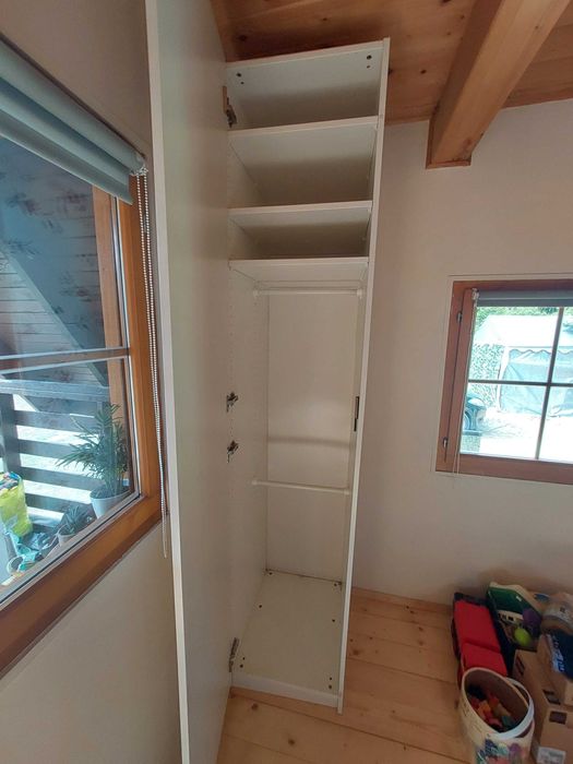 Ikea biała szafa w kwiaty na ubrania, wysoka