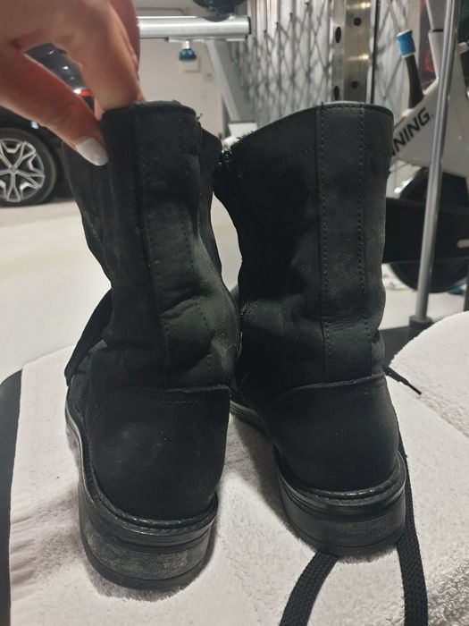 Botas de camurça da marca Emanuelle Vee, usados apenaa 2 vezes