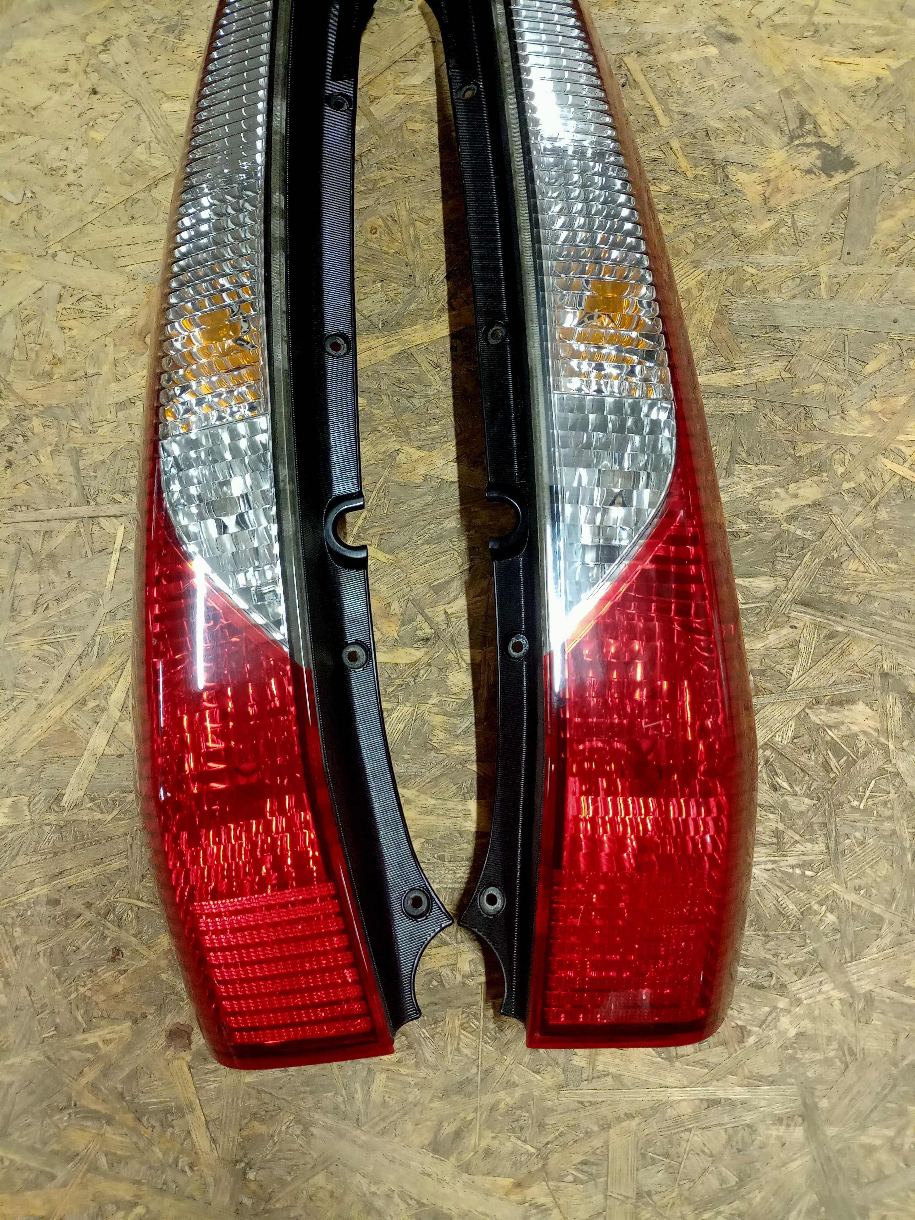 Mitsubishi Lancer 7 VII kombi lampa tył tylna prawa lewa oryginał