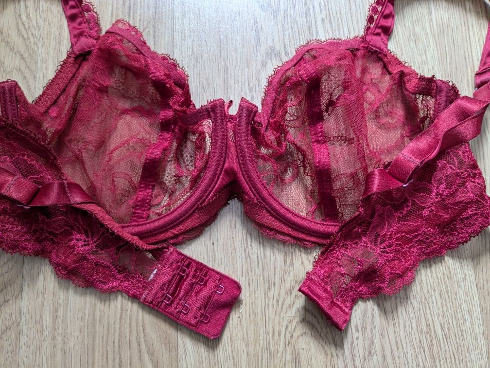 Chantelle stanik 70 E , 32 DD