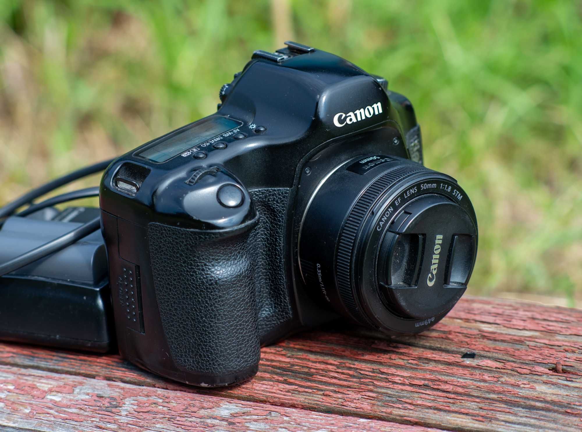 Продаю легенду: Canon 5D classic з об'єктивом 50/1,8 STM + сумка