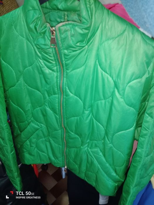 Vendo roupa usada em muito bom estado ( calçado e malas )