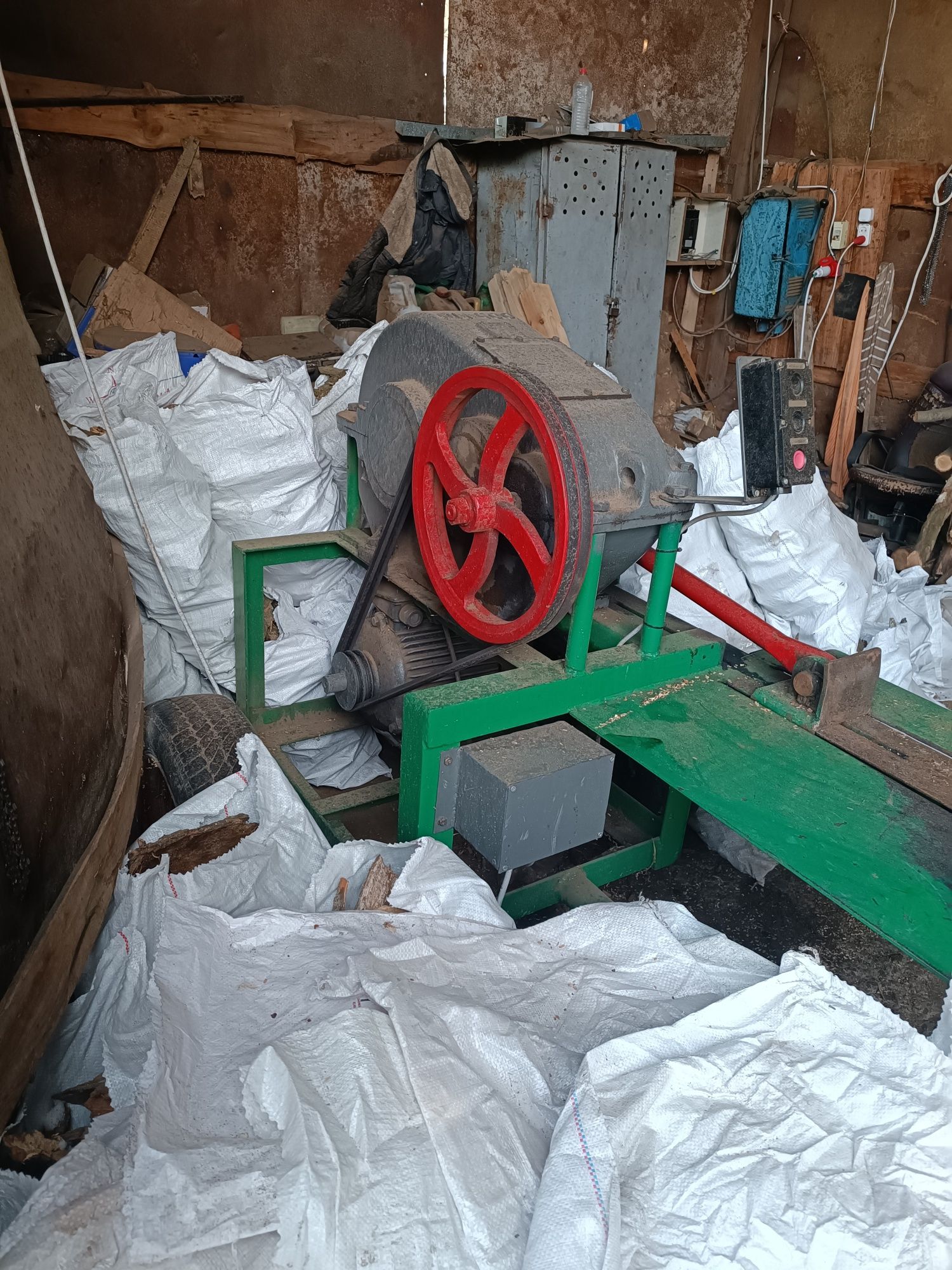 Продам дровокол на 380 v