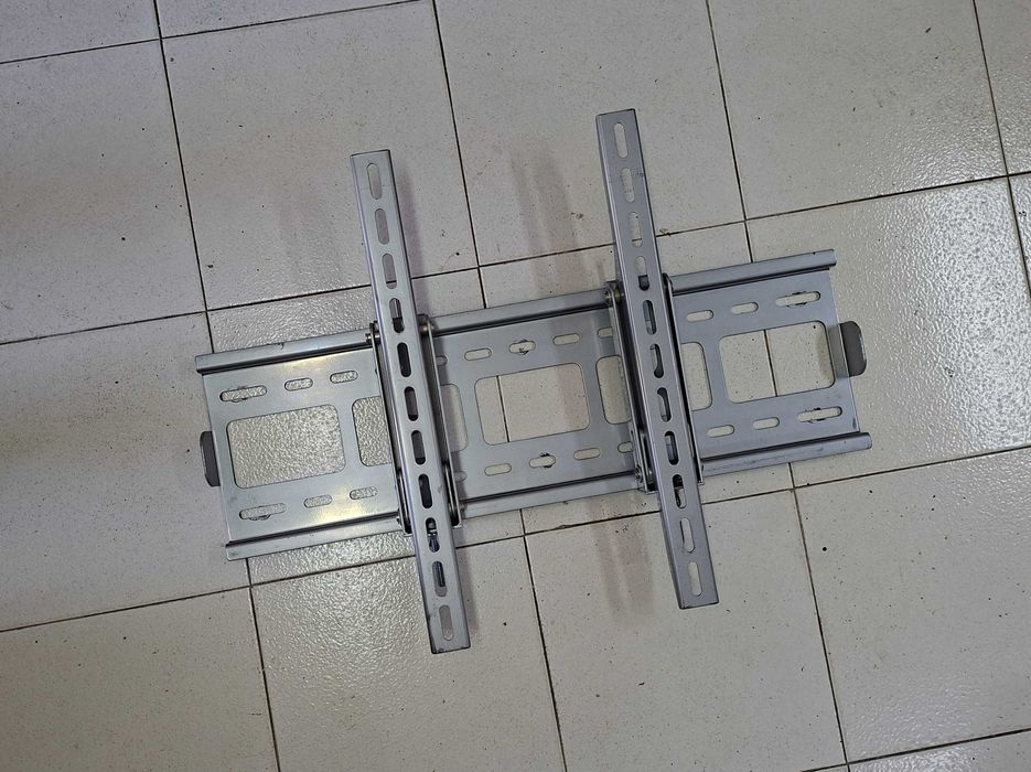 Suporte de parede para TV grande, muito robusto e de grande qualidade