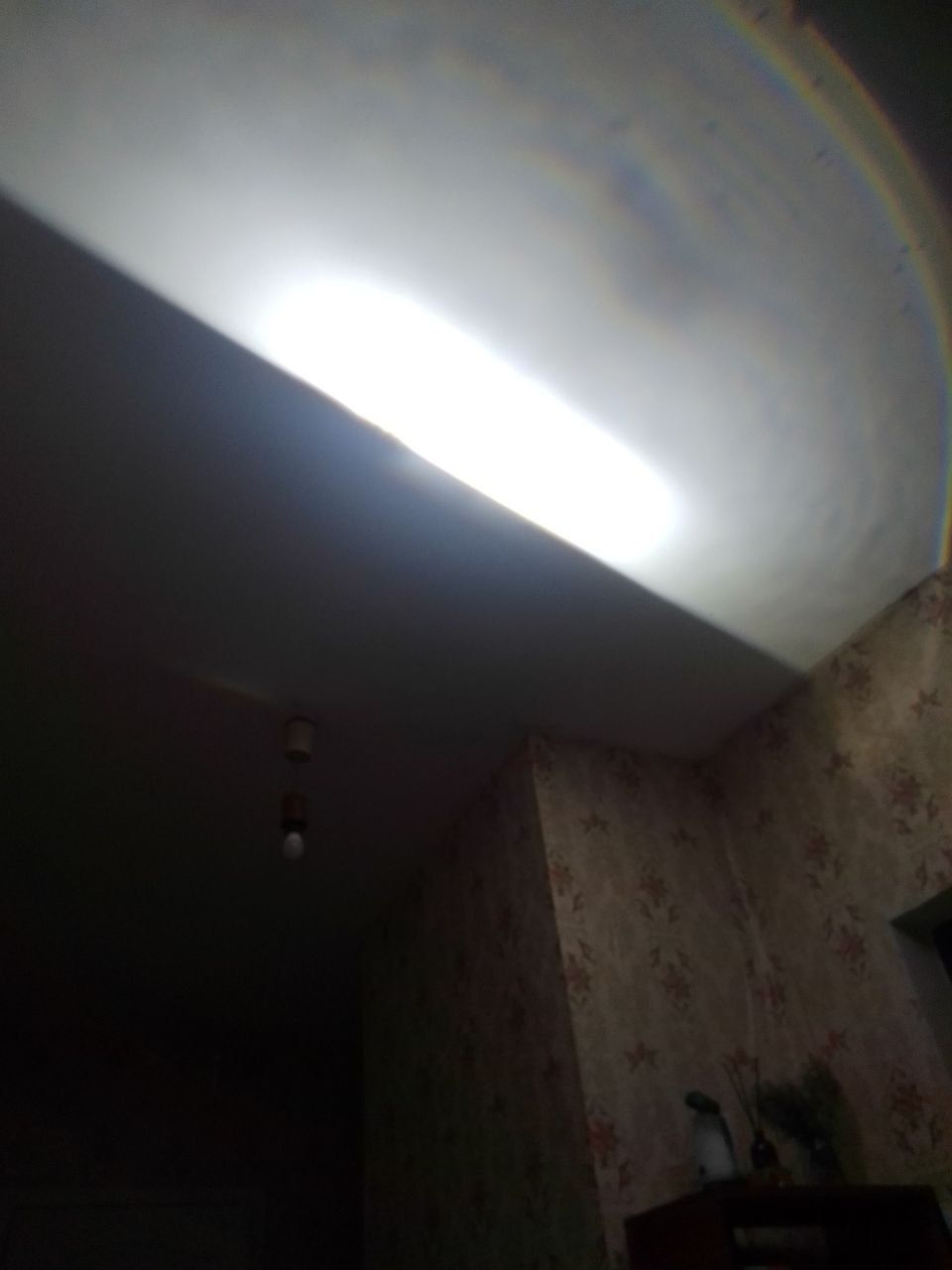 Продам противотуманную линзовую  фару