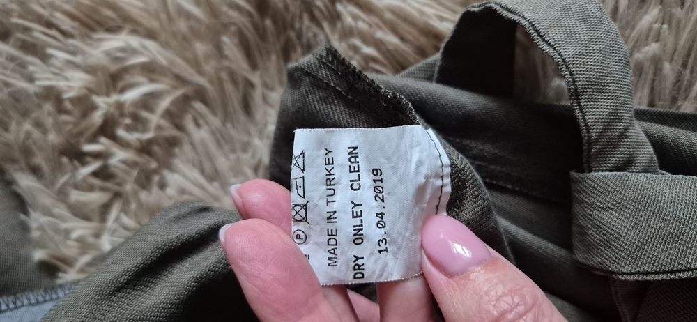 Костюм брючний жіночій