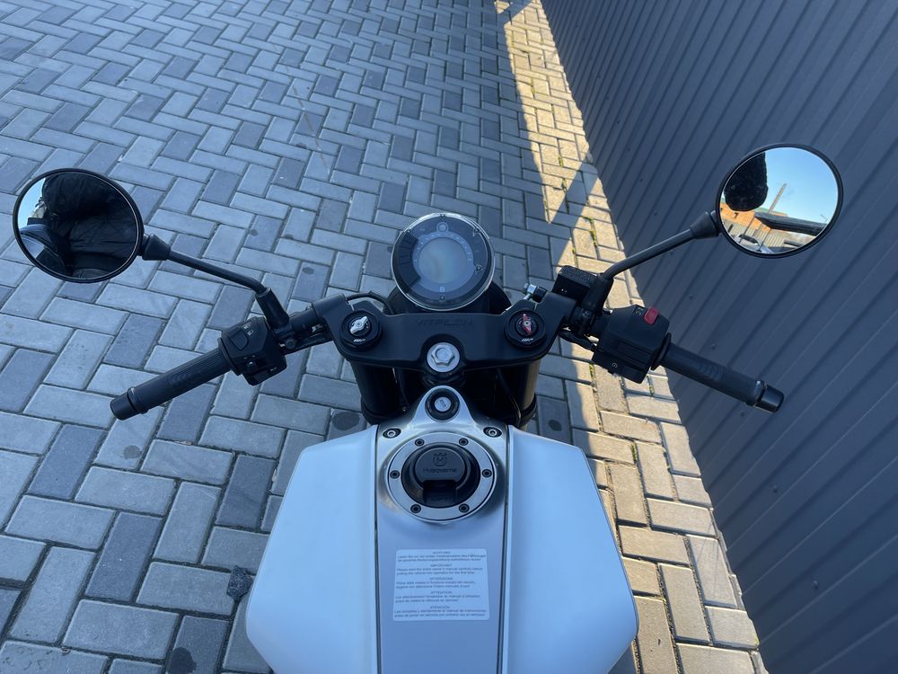 Husqvarna Vitpilen 401 2022 ( KTM DUKE 390 )