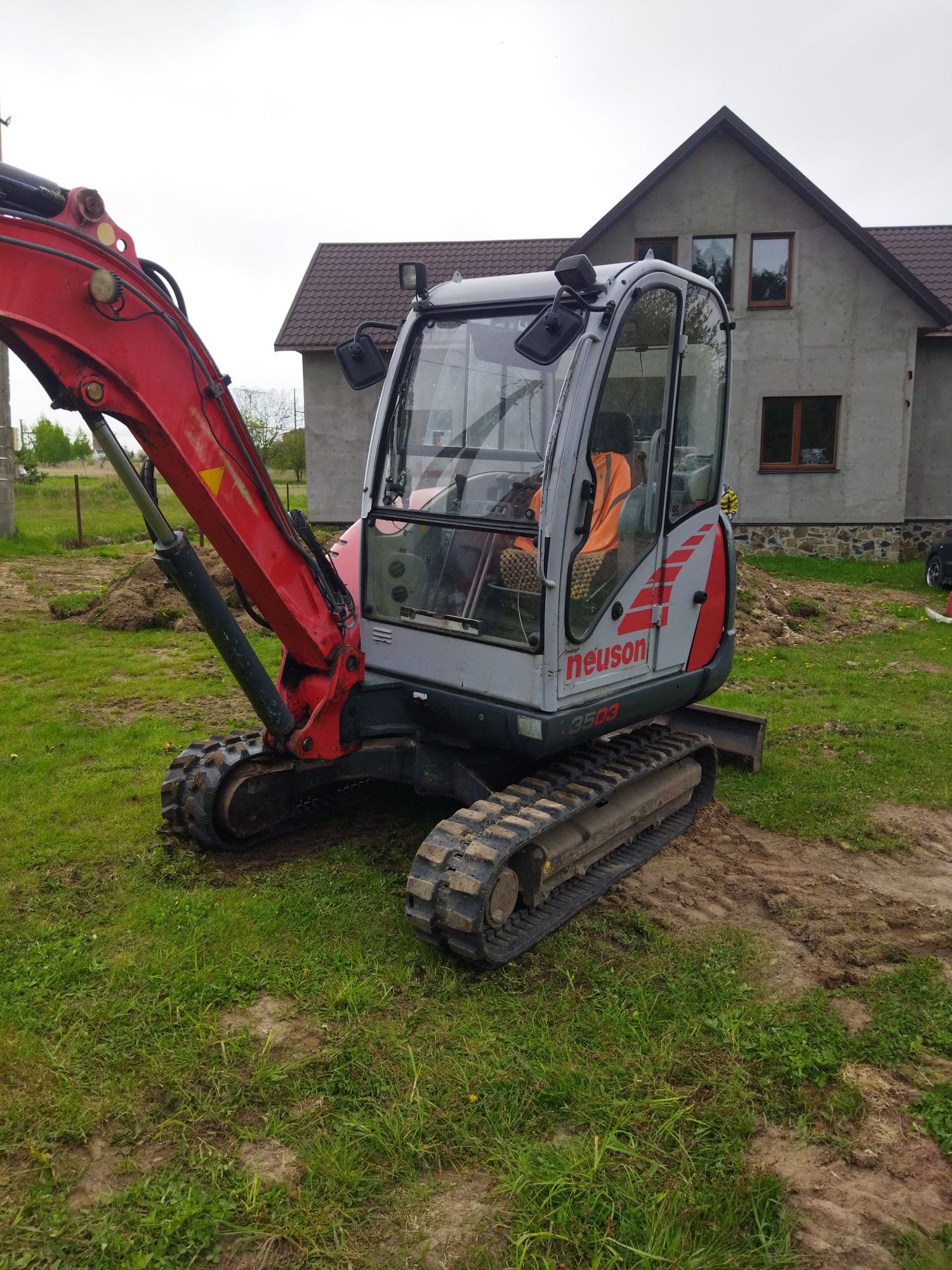 Продам мініекскаватор Neuson 3503.
