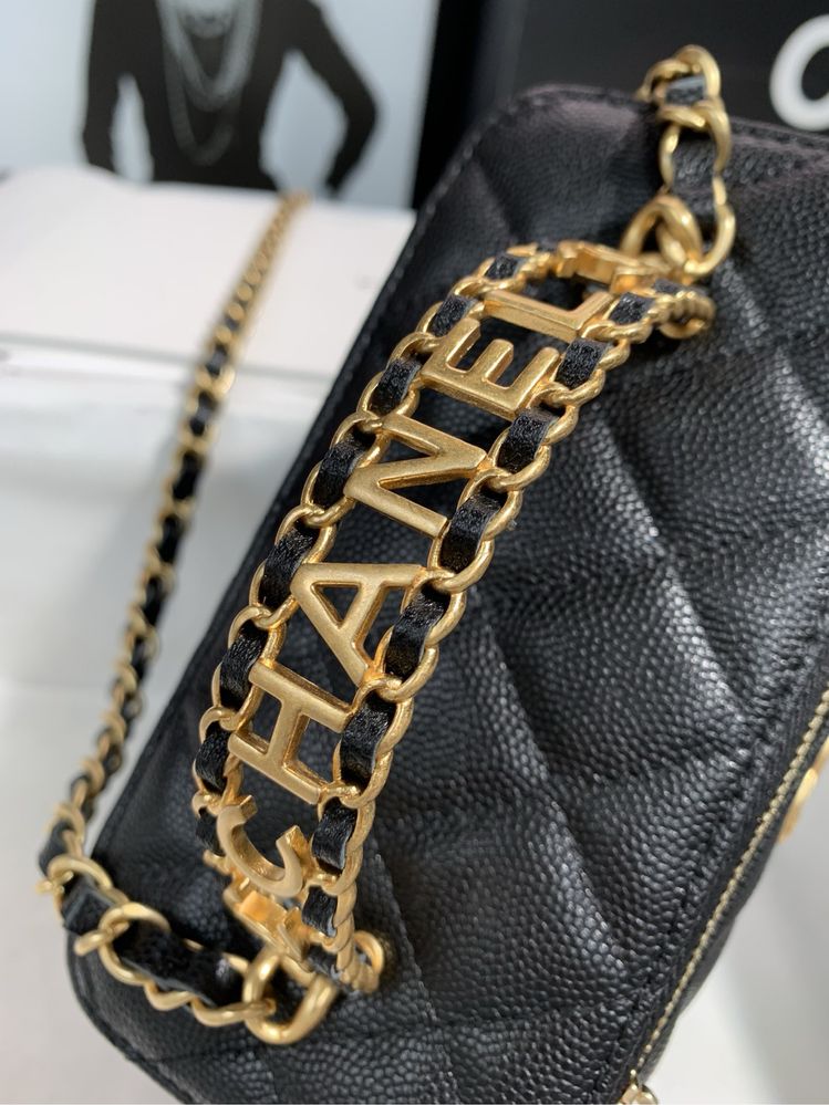 Сумка Chanel Vanity Case из кожи Caviar