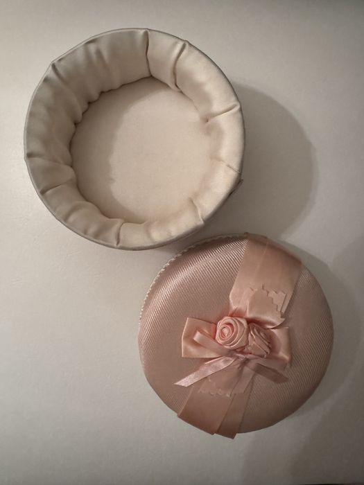 Caixa em cetim forrada