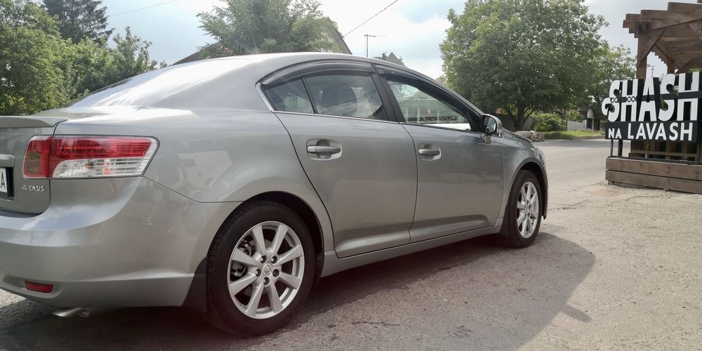 Toyota avensis T27 официал