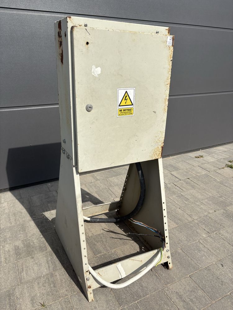 Skrzynka elektryczna na budowę (erbetka)