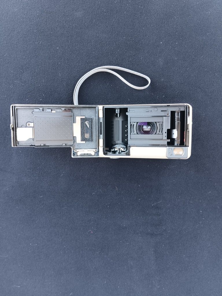 Плёночный фотоаппарат PENTAX  ESPIO 105SW.