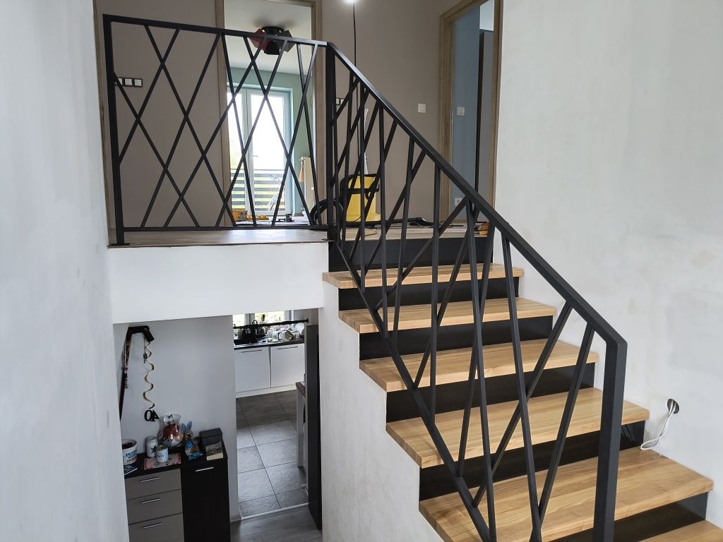 Schody.Balustrady wewnętrzne i zewnętrzne.Schody metalowe