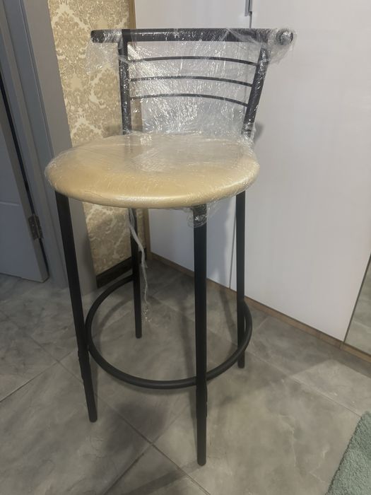 Продам два барних стула