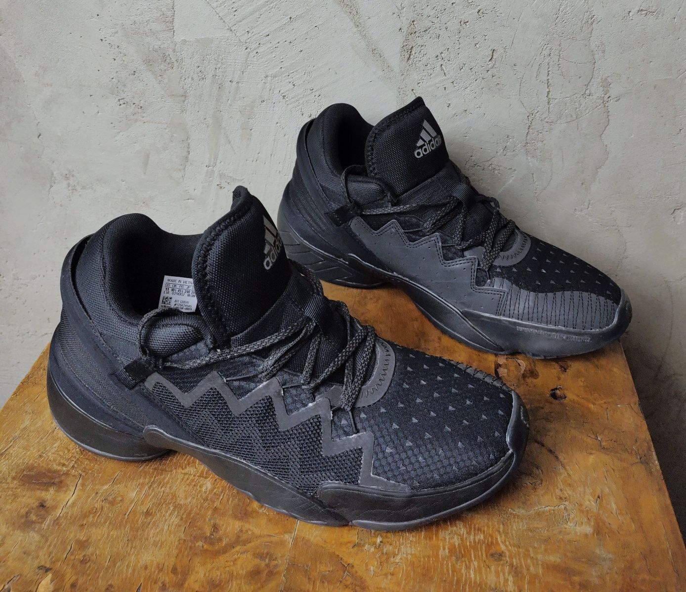 Buty ADIDAS PHARRELL WILLIAMS D.O.N. ISSUE 2 (45 / 29cm) do koszykówki