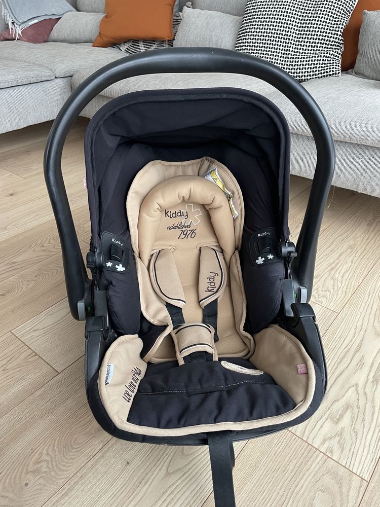 Fotelik Kiddy Evolution pro 2 i Isofix base 2