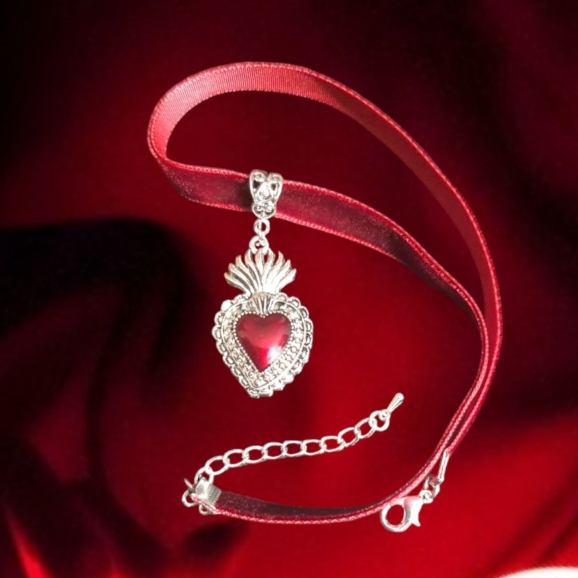 Choker serce czerwone czerwona aksamitka serduszko Lolita alternative