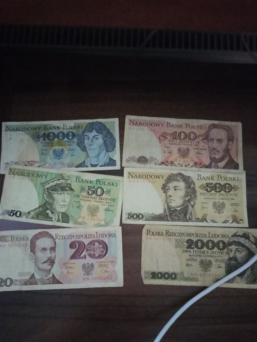 Zestaw starych banknotów