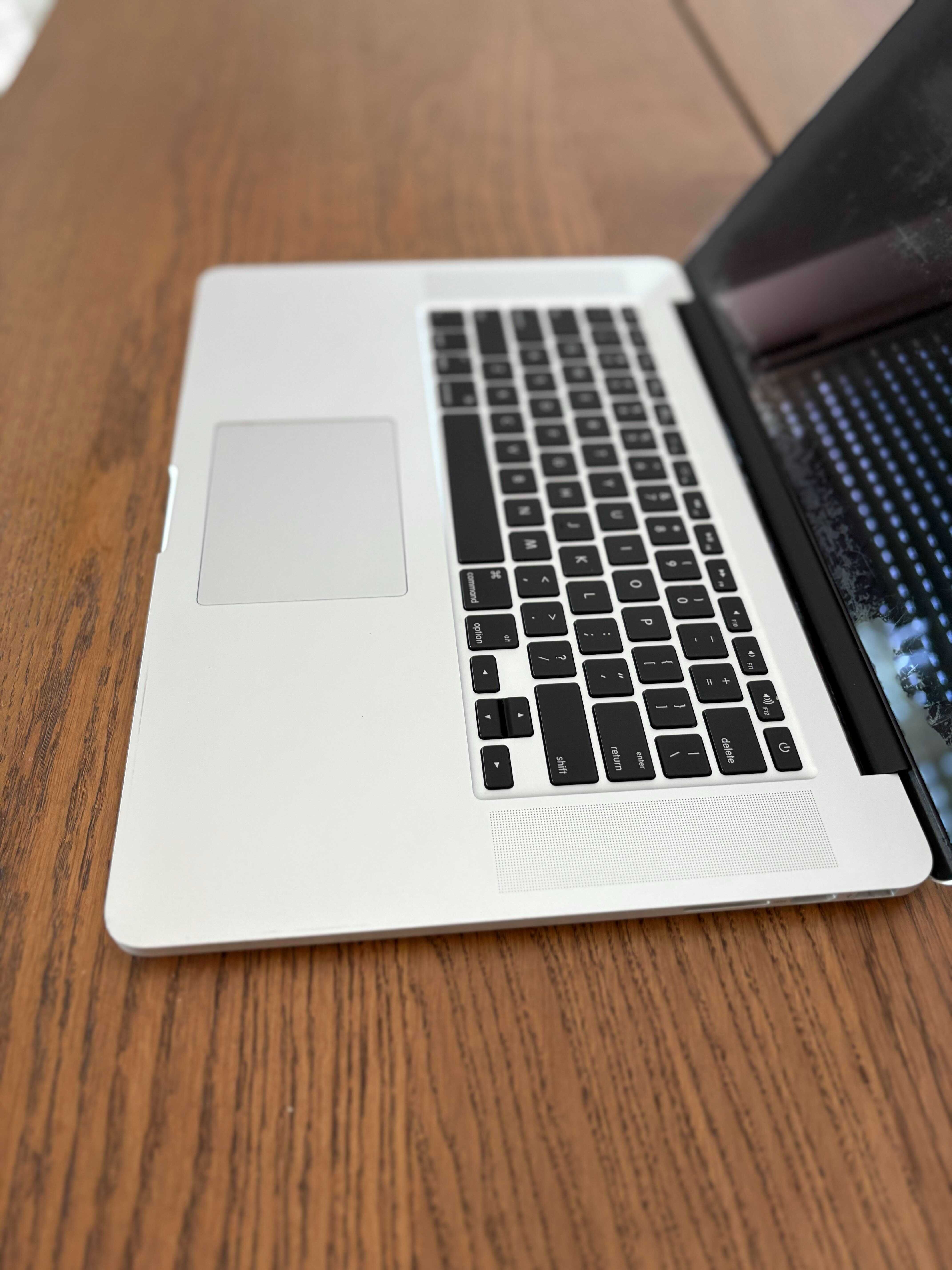 MacBook Pro 15 Mid 2015 para peças