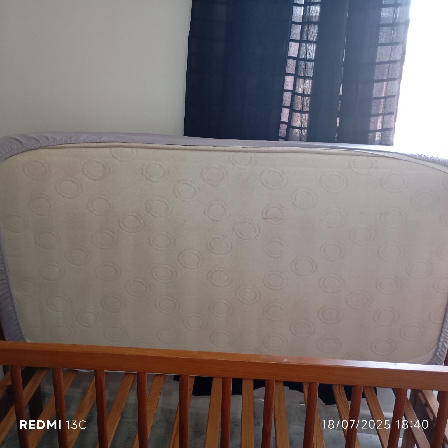 Berço + colchão+ 1par de lencois