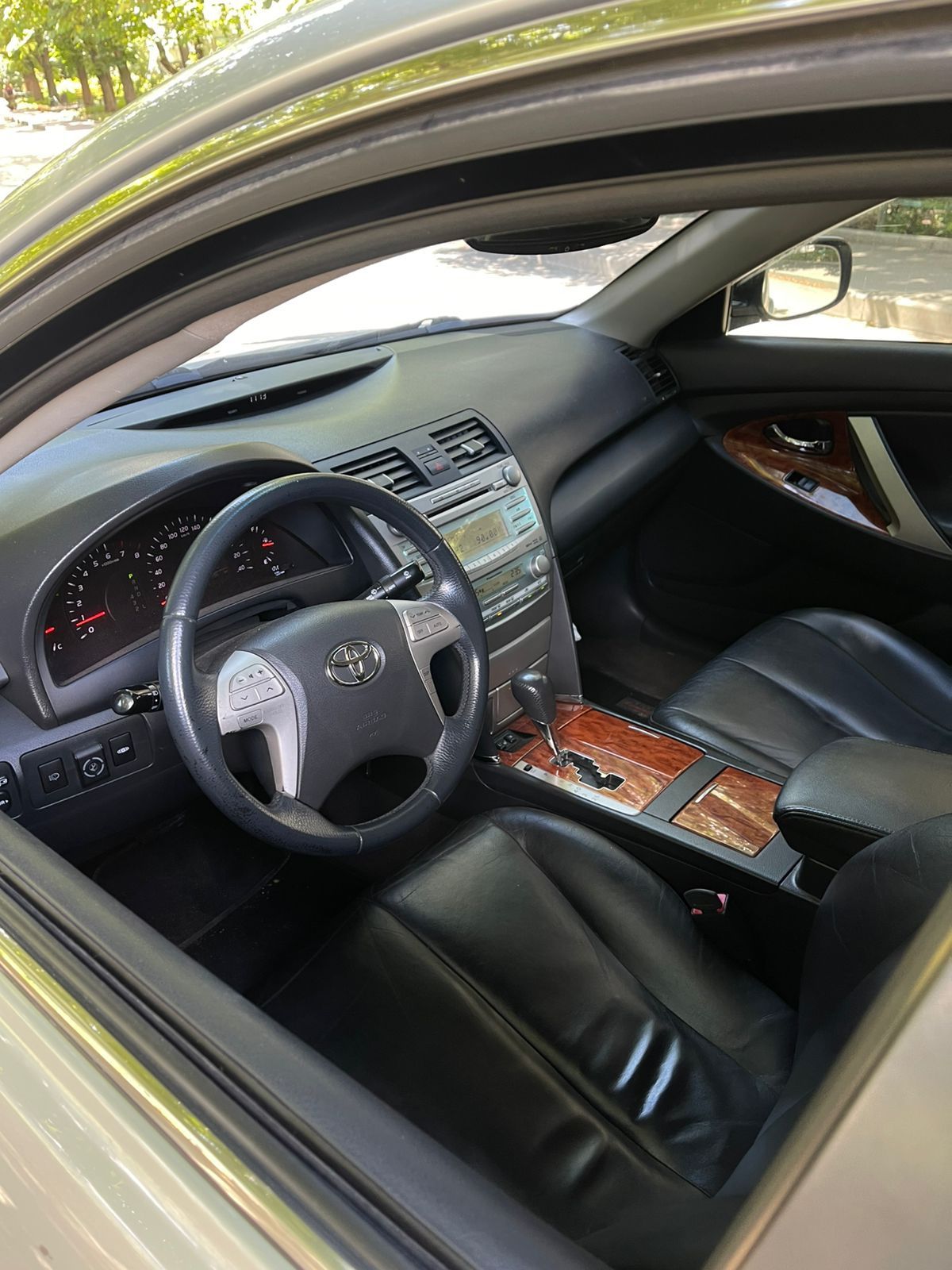 Продам Toyota Camry 40, АКПП, 2.4 в живому стані!!!