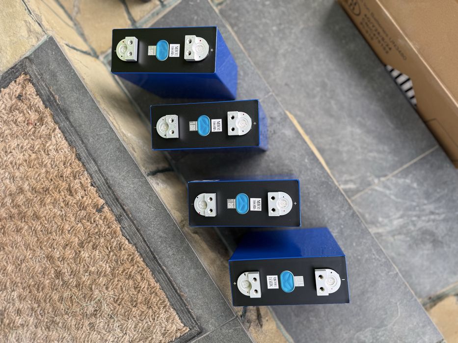 Акумулятор LiFePo4 комірки EVE MB31 314ah 3.2v 8 штук (8квт 24в)