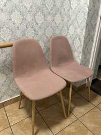Dwa krzesła pudrowy róż