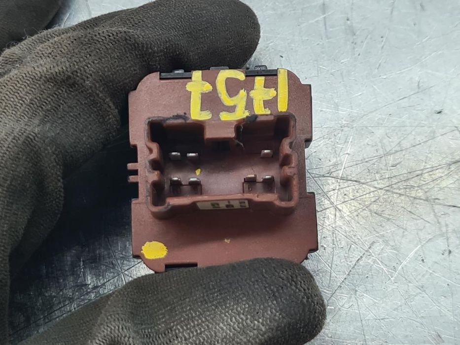 Comando / botão / interruptor vidros frente esquerdo RENAULT Captur (J